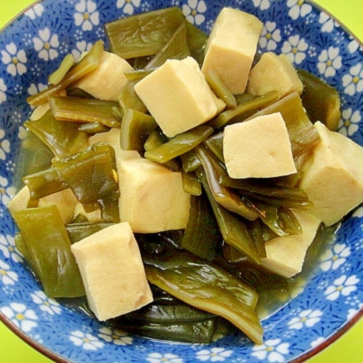 高野豆腐と茎ワカメの煮物